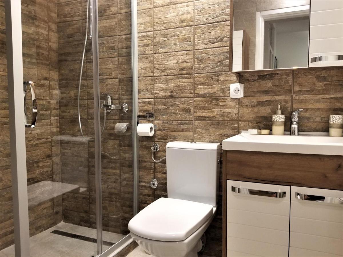 Arena West Apartment *